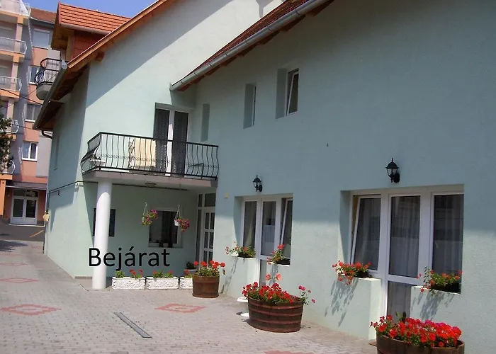 Apartman Zsanett *